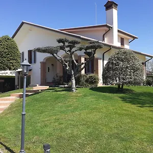 Elena Alloggio in famiglia